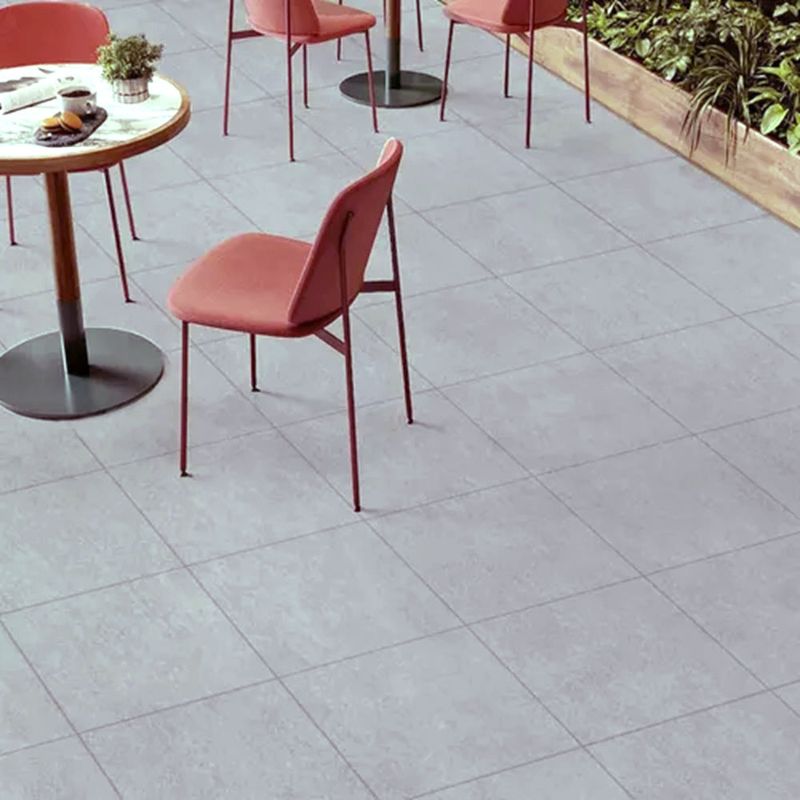 piso-amazonia-gris-cn-38x38-ambientacion