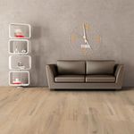 Porcellanato-Tarco-Ligth-Brown-Natural-Vite-20x80-ambientacion