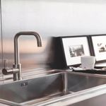Griferia-para-Cocina-Aqualia-Dortmund-Pico-Alto-BN-AQ591201-ambientacion