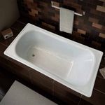 Banera-Blanca-de-Acero-Aqualia--Glencar-AQ6210615-W-150x70x38-ambientacion.jpg